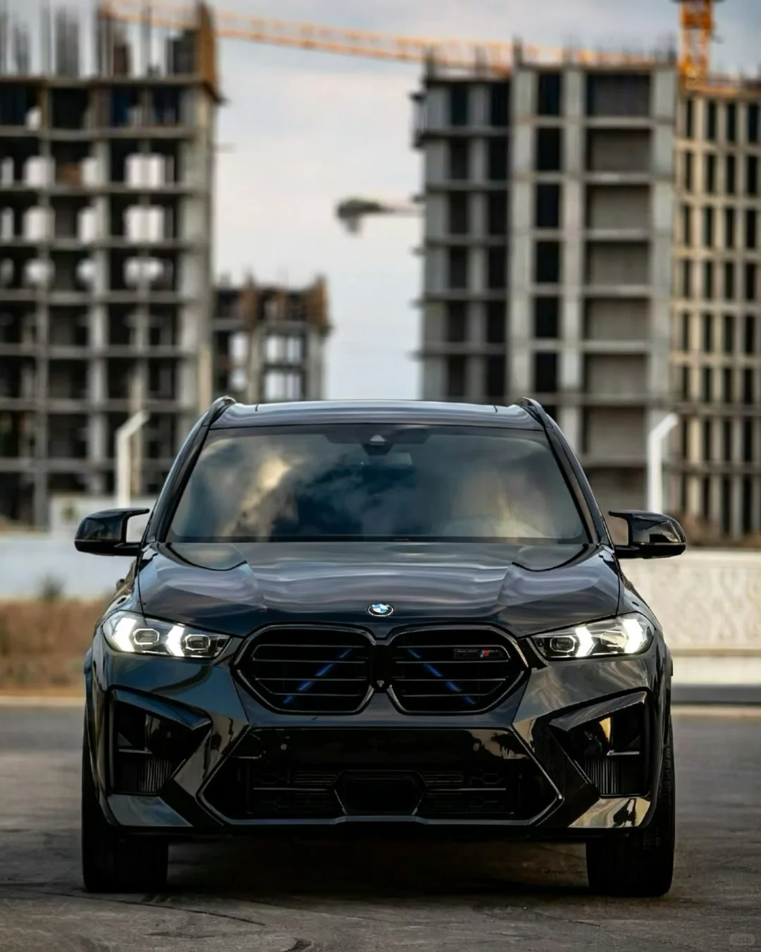 Black BMW X5 G05 with a completed X5M-style front conversion