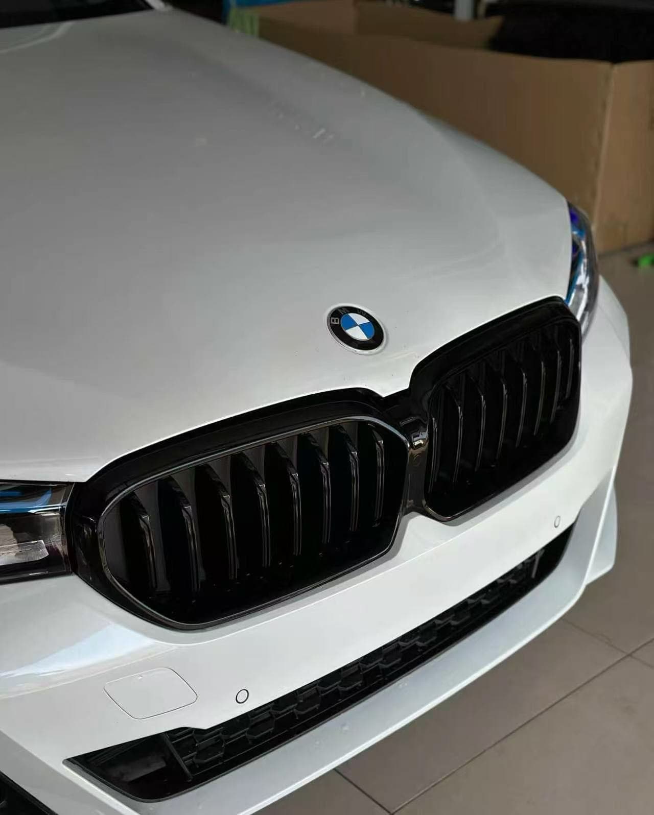 BMW G30 gloss black grille detail