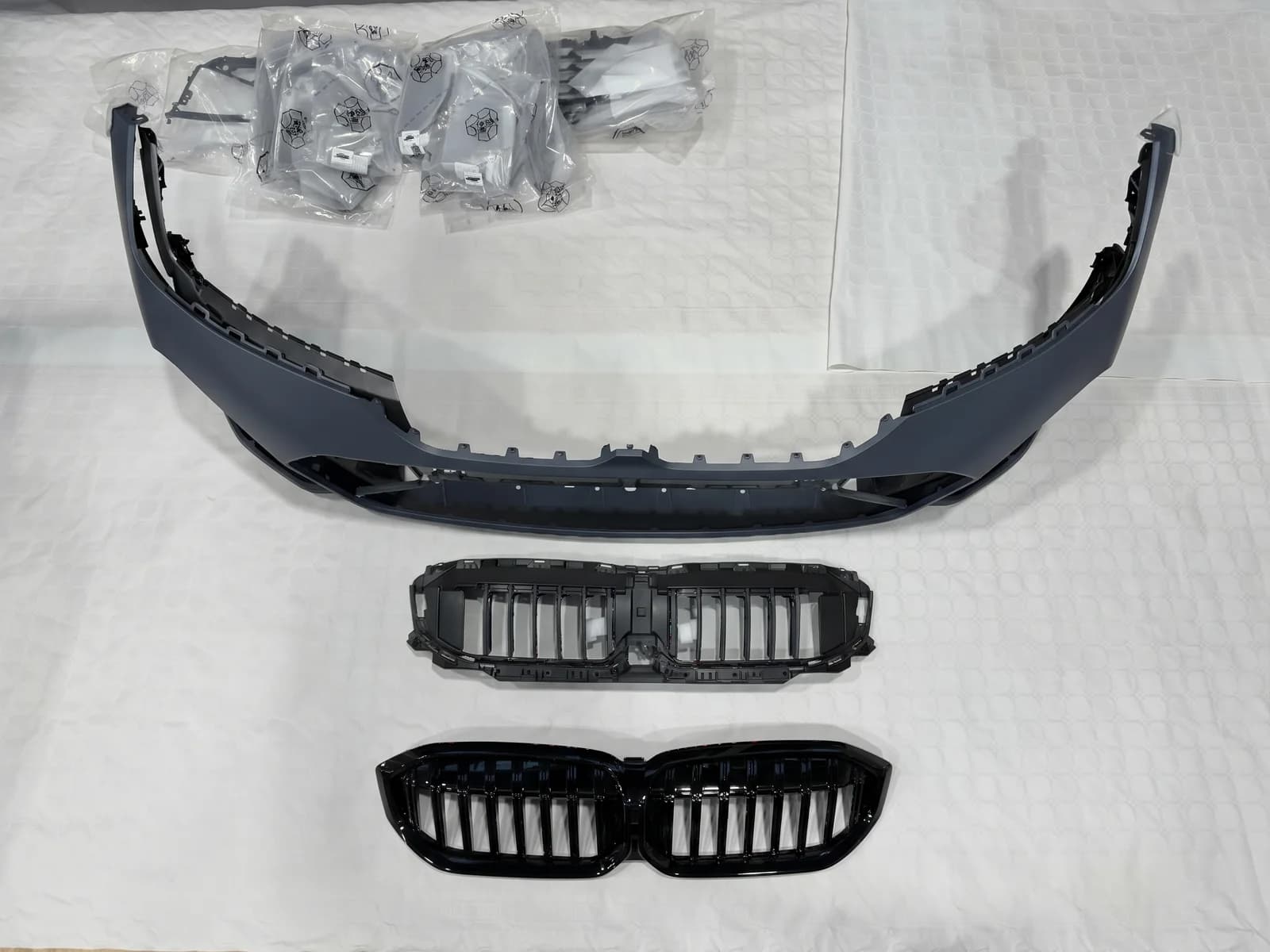 BMW G20 Front end without headlight, catalogue photo 1