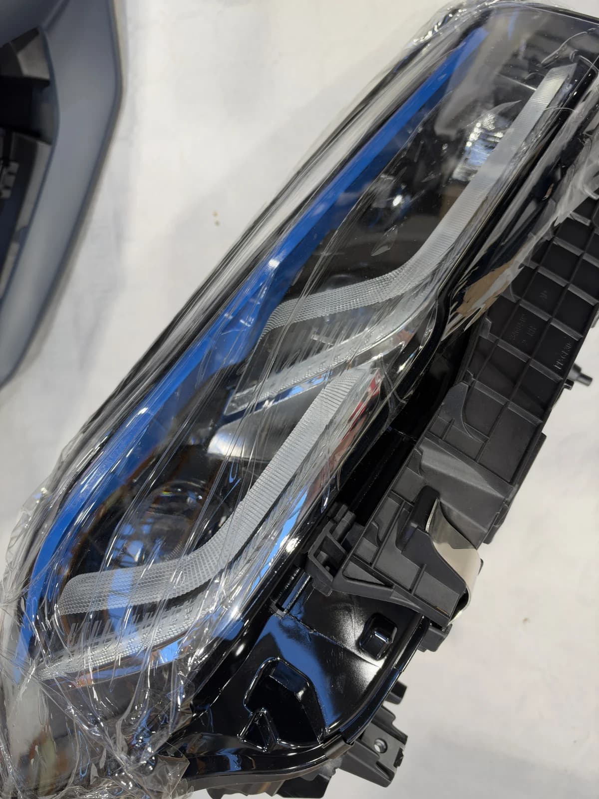BMW G30 Headlight, catalogue photo 1